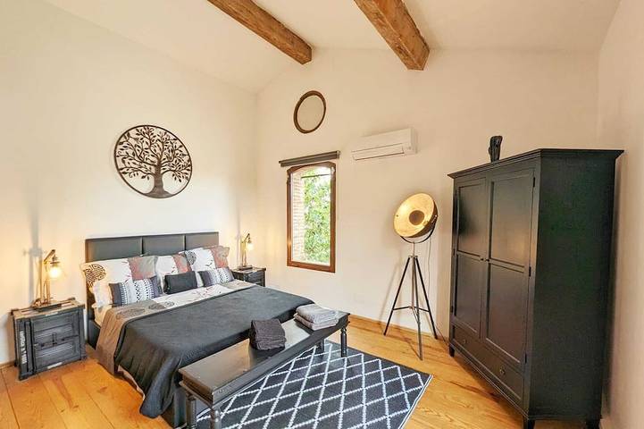 Location de vacances pour 10 personnes, avec terrasse et jardin à Pia - 2