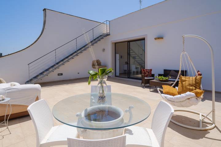Geheel appartement, Appartement 'Villa Scoglio' vlak bij zee met tuin en privéterras in Torre Specchia Ruggeri, Melendugno