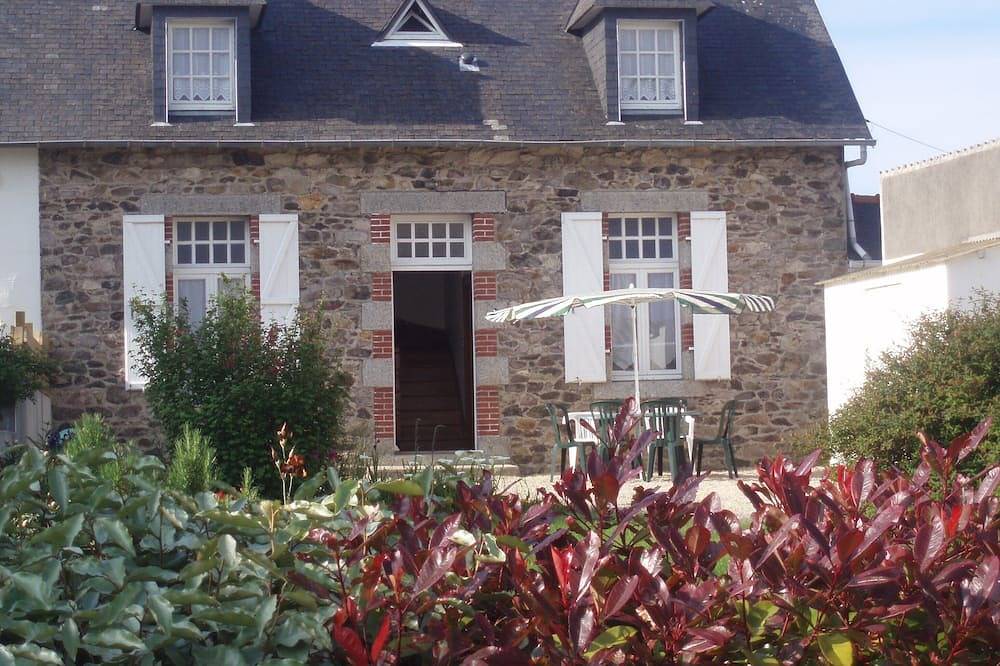Bretagne, bord de mer maison en pierre au calme à Paimpol toute l'année in Ploubazlanec, Côte de Goëlo
