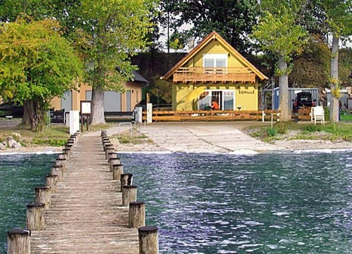 Ferienhaus für 6 Personen, mit Garten und Seeblick sowie Ausblick und Balkon in Mecklenburgische Seenplatte - 3
