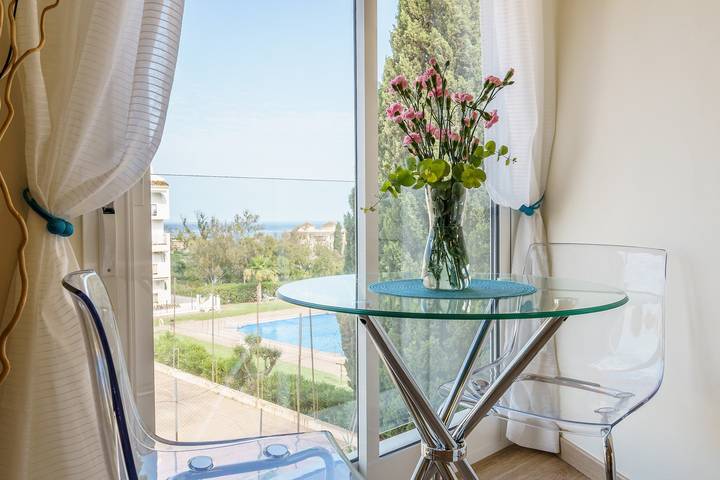 Gehele studio, Appartement 'Calypso' met Zeezicht & Wi-Fi in Urbanizacion Calahonda, Mijas
