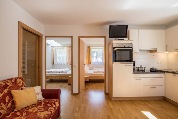 Appartamento intero, Appartamento "Alpenrose - Mesnerhof" con vista sulle montagne, Wi-Fi, terrazza e giardino in Caminata di Tures, Campo Tures