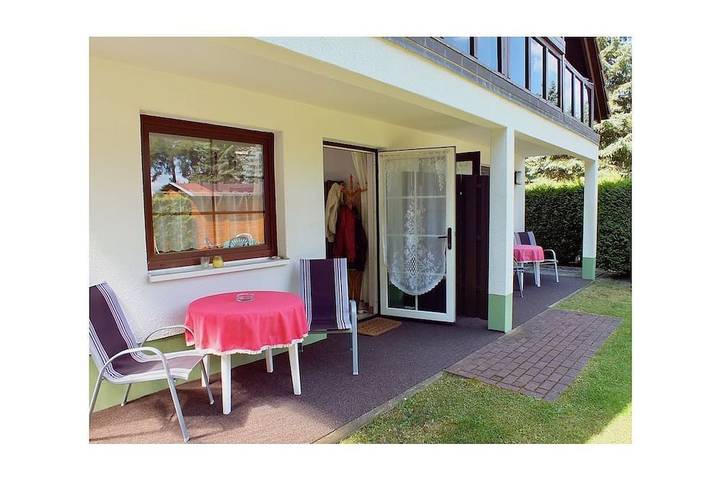 Ferienhaus für 4 Personen, mit Balkon und Garten in Heidesee