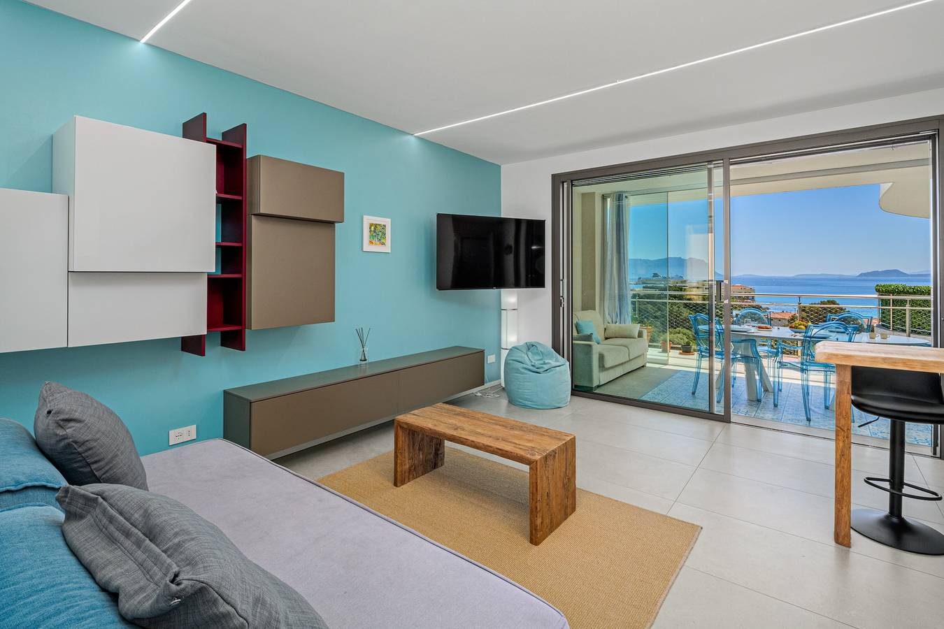 Appartamento intero, Appartamento 'Pascoli Suite Apartment' con vista mare, Wi-Fi e aria condizionata in Golfo Aranci, Costa Smeralda