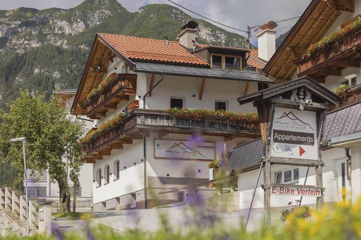 Hotel für 4 Personen, mit Terrasse und Garten sowie Sauna in Trins