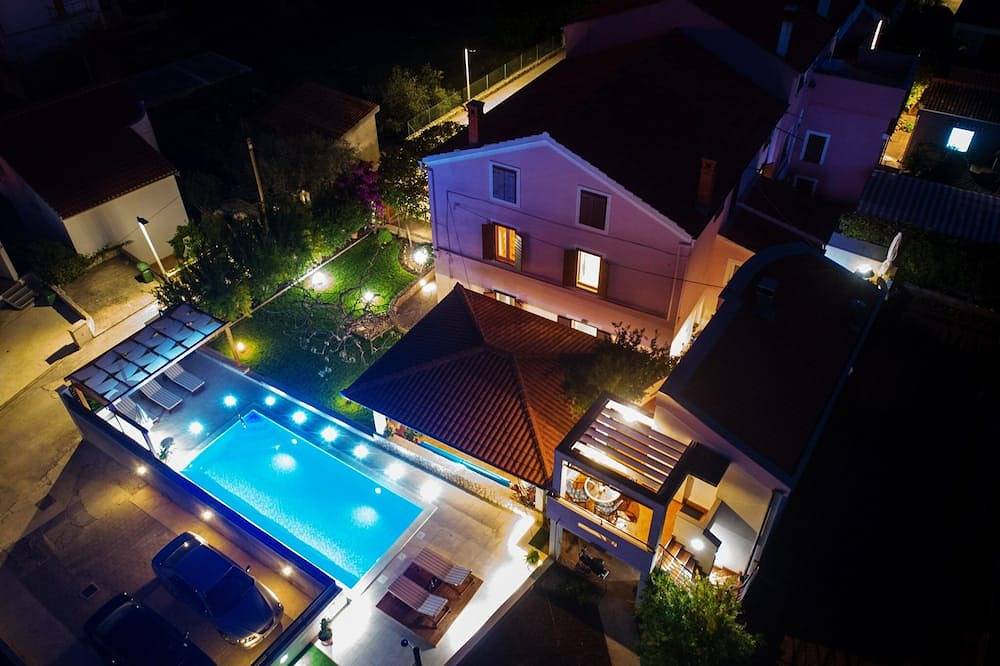 Entire apartment, One bedroom apartment with terrace and sea view Preko, Ugljan in Preko, Ugljan Island