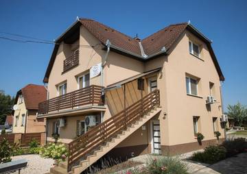 Camping für 14 Personen, mit Terrasse und Garten in Ungarn