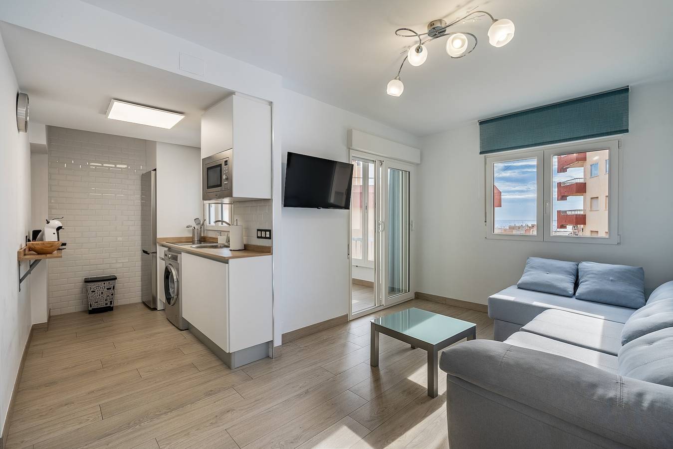 Appartement entier, Appartement 'Maravillosa Cala' avec vue sur la mer, piscine partagée et Wi-Fi in Calahonda, Costa Granadina