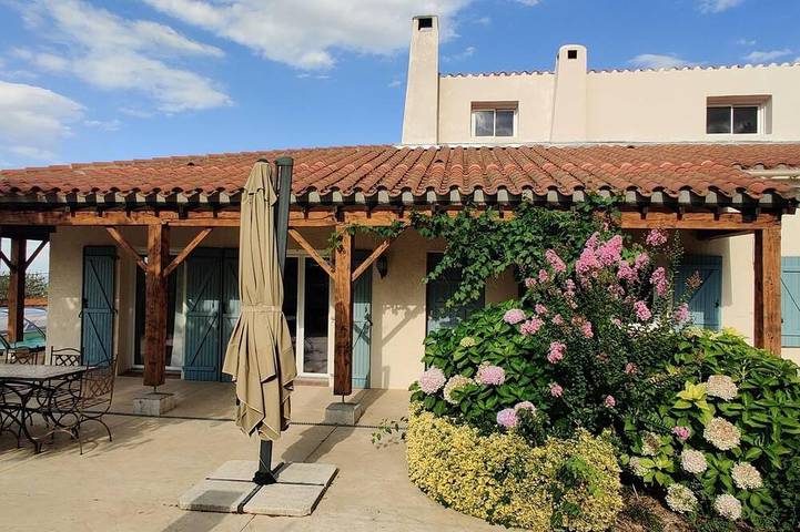 Location de vacances pour 6 personnes à Llauro