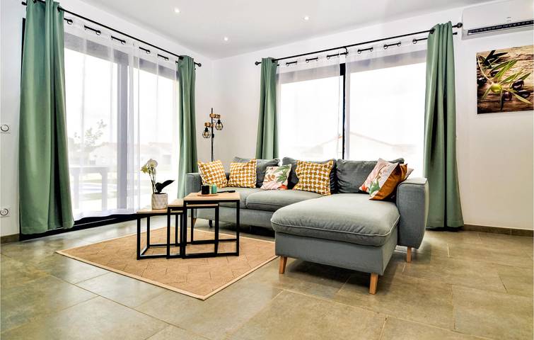 Location de vacances pour 6 personnes, avec piscine ainsi que jardin et terrasse à Salavas - 4