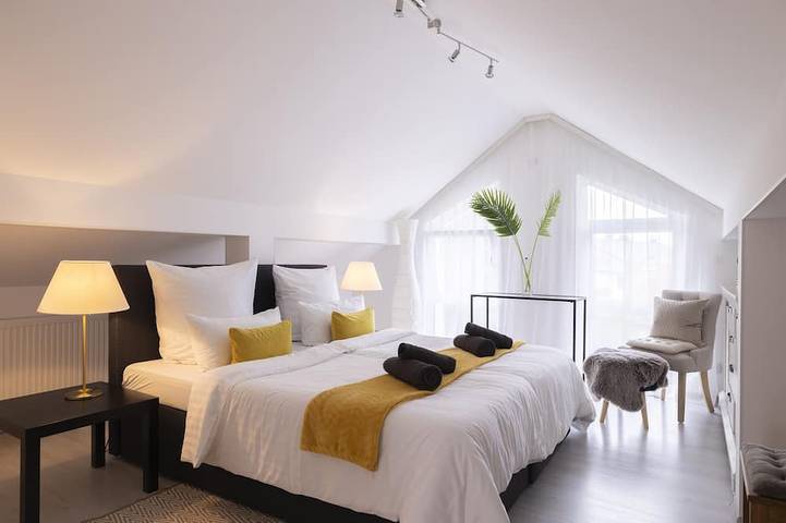 Ganze Wohnung, Design Maisonette-5 Min vom Weiher entfernt mit tolle Wanderwege und Fahrradwege in Schiffweiler, Saarland