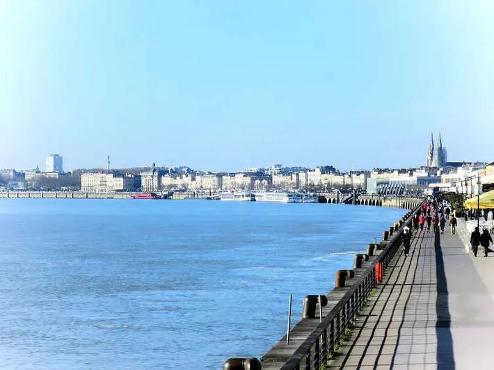 Location de vacances pour 6 personnes, avec jardin et piscine dans Golf de la Méjanne - 4