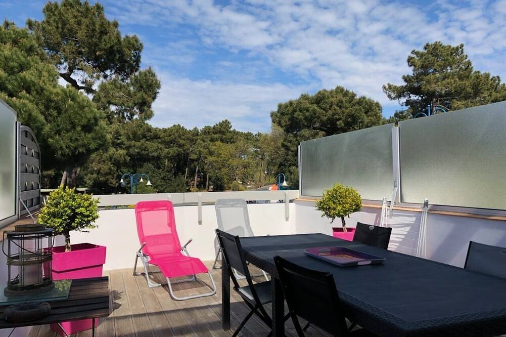 Entire apartment, The Palmyra Apartment with large terrace in La Palmyre, Les Mathes