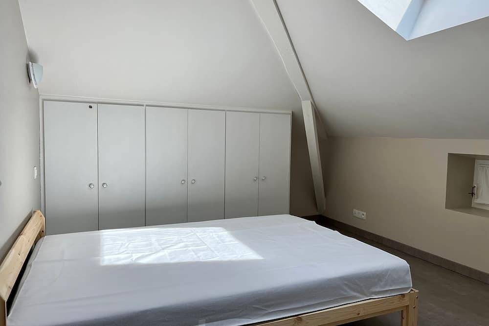 Entire apartment, Cozy 3rd-Floor T3 Next to Border - Modern, Spacious, Close to Shops & Beach in Urrugne, Bayonne region
