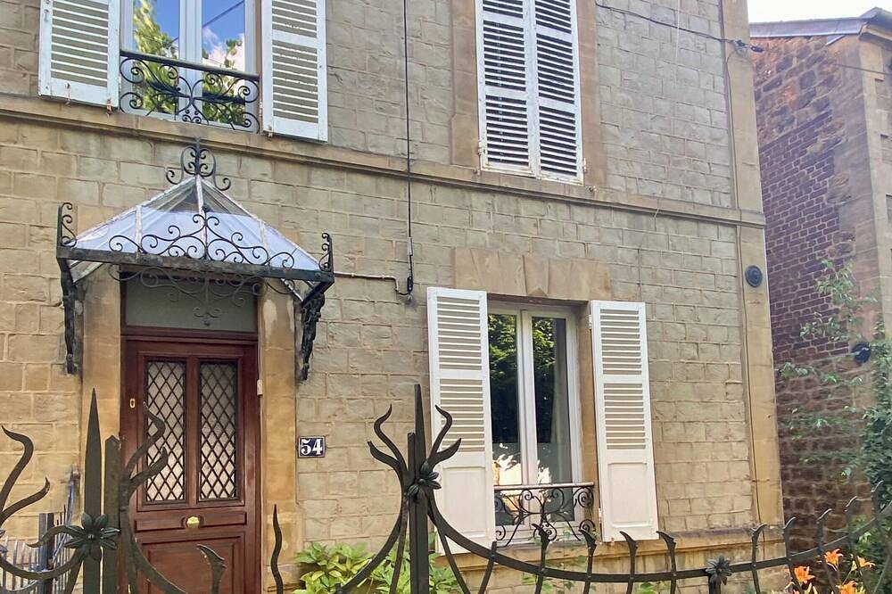 Maison Familiale Les Perdrix Charleville-M. in Charleville-Mézières, Ardenas