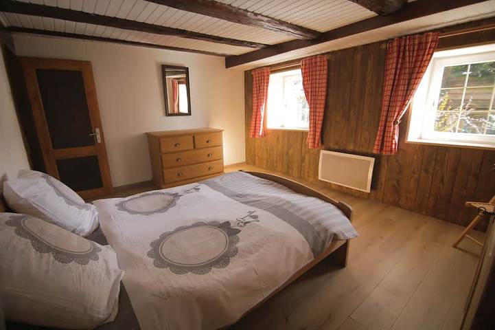 Ganze Wohnung, Traditionelle Unterkunft in einem typisch elsässischen Haus in Osenbach, Regionaler Naturpark Belchen der Vogesen