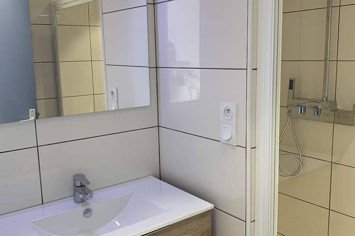 Gîte pour 5 personnes, avec jardin et balcon à Bauduen - 4