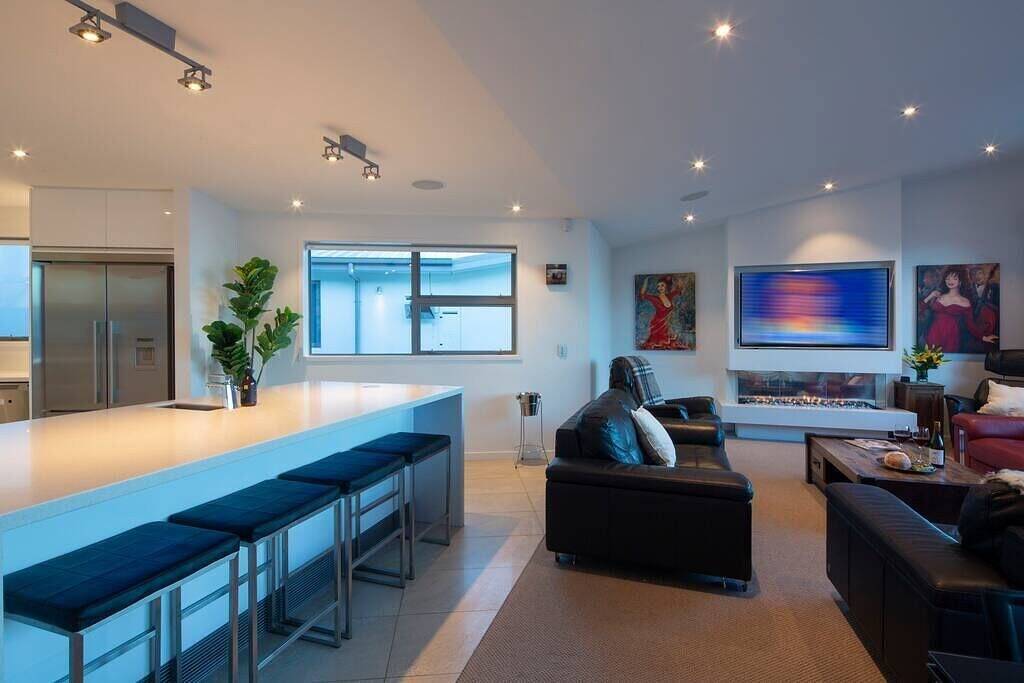 Villa for 10 People in Queenstown, Otago