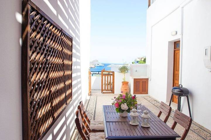 Villa for 5 people, with terrace in Lindos