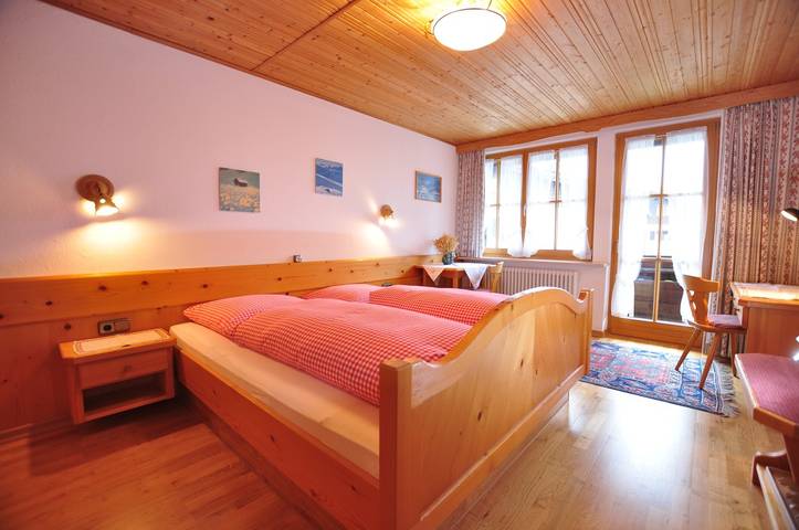 Pension für 3 Personen, mit Balkon und Ausblick sowie Garten in Oberstdorf