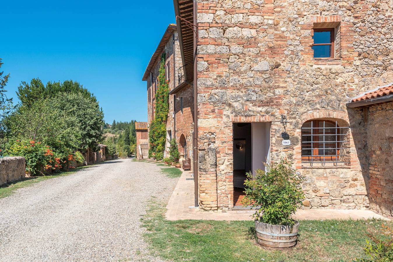 Geheel appartement, Appartement 'Giardino Su Siena' met uitzicht op de heuvels, gedeelde tuin en Wi-Fi in Monteroni d'Arbia, Provincie Siena