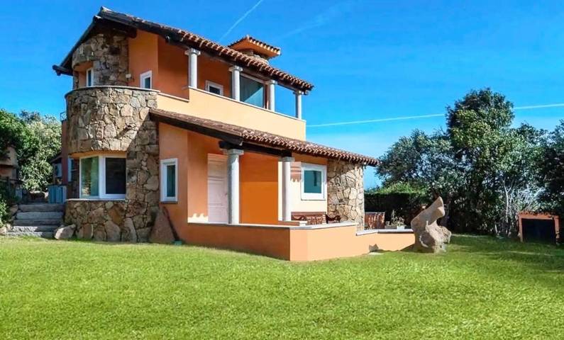 Ferienhaus für 8 Personen, mit Garten und Pool sowie Ausblick