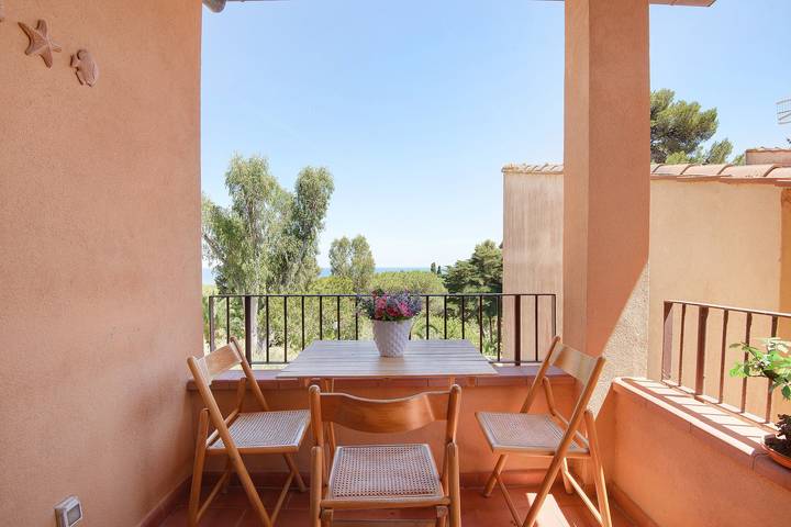 Appartement entier, Appartement 'Mono Capo D'Arco Agrumeto' avec Vue Mer, Piscine Commune et Balcon in Rio Marina, Rio