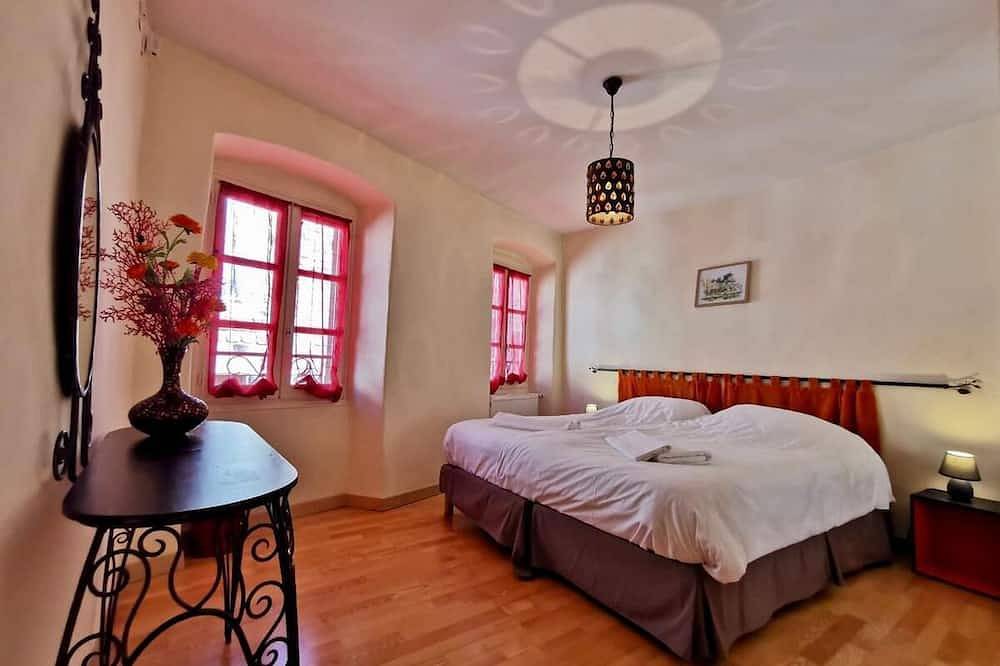 6 Bedroom Private vacation home in Brioude in Brioude, Macizo Central