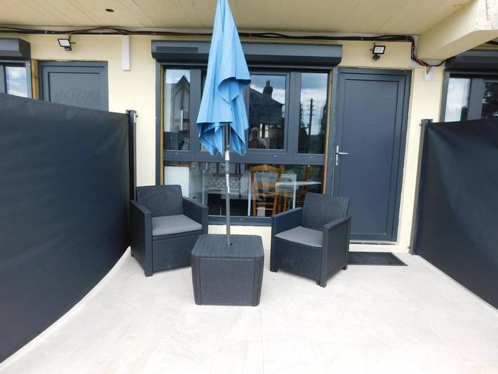 Gîte pour 2 personnes, avec terrasse dans Le Trait