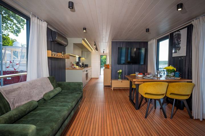 Ferienhaus für 6 Personen, mit Balkon und Seeblick in Brandenburg