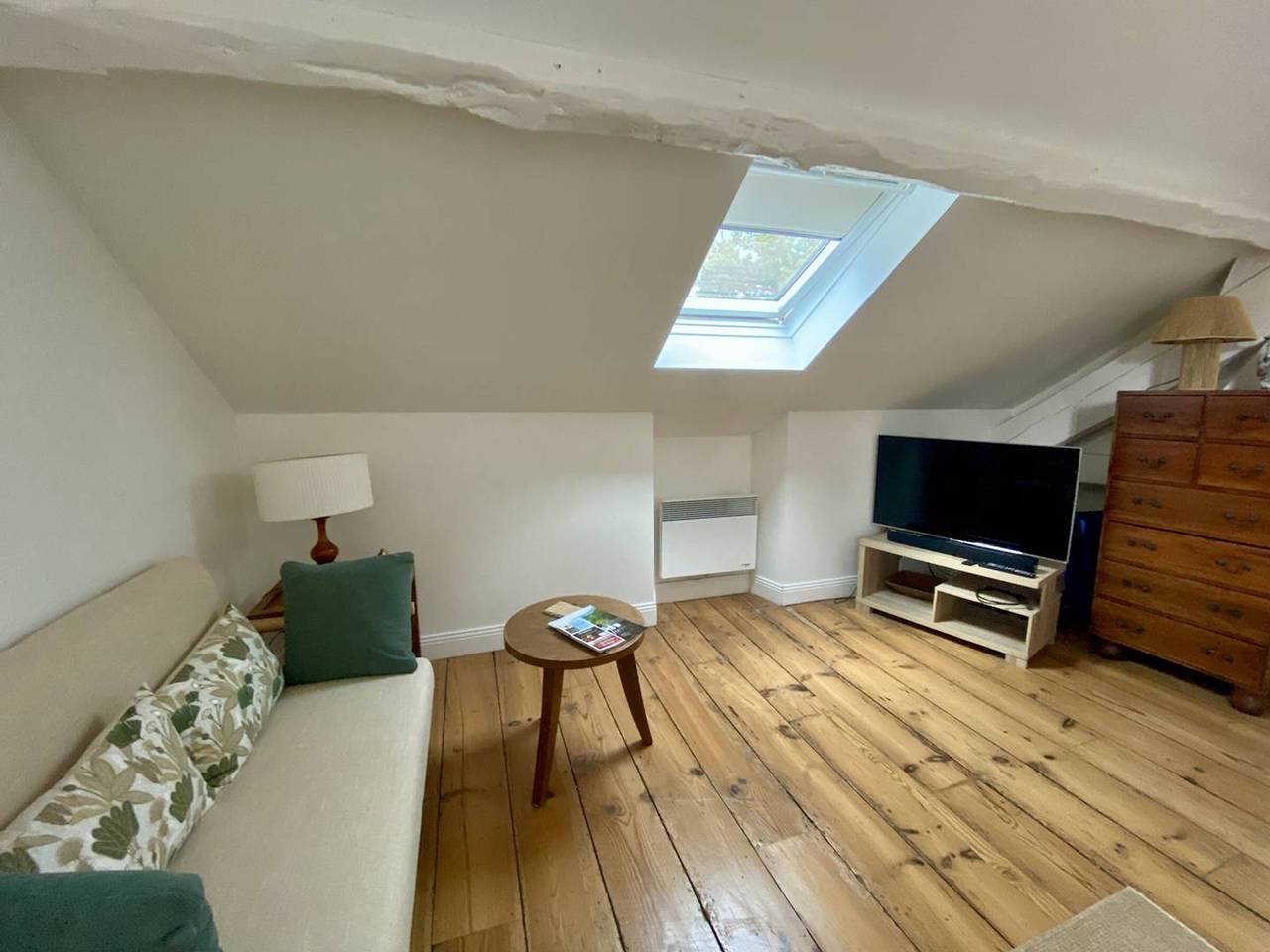 Appartement entier, Cambo: Appartement charmant, 2 pers, parking, wifi in Cambo-les-Bains, Région de Bayonne