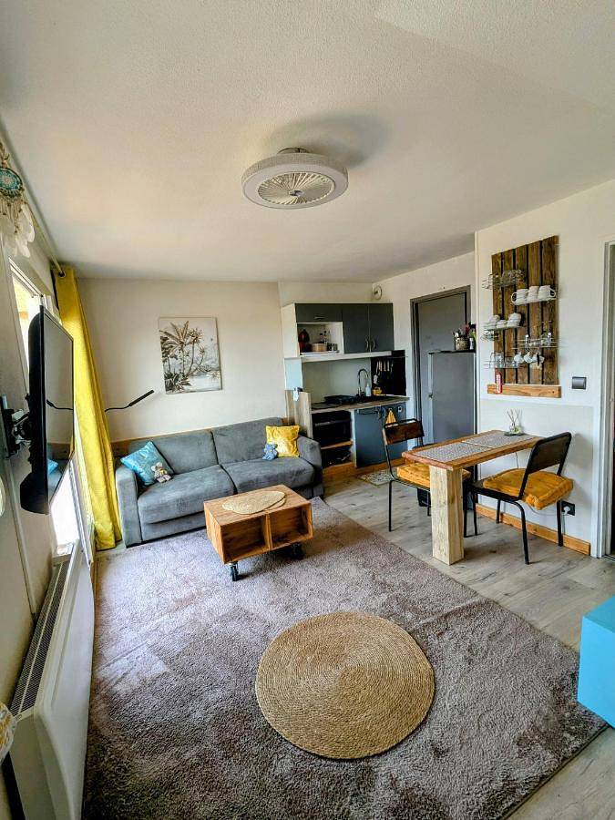 Gîte pour 2 personnes, avec terrasse et vue ainsi que vue sur le lac et piscine, animaux acceptés dans Plage des Aresquiers - 4