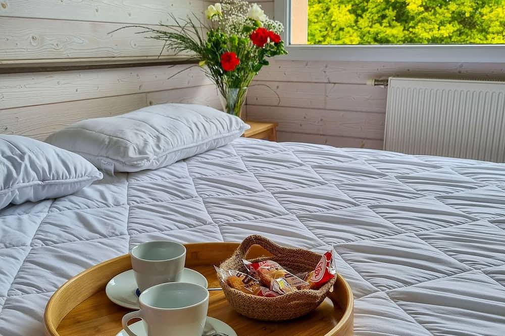 Gîte 4 personnes à 100m de la mer/Gr34 avec piscine/spa in Guissény, Région de Brest
