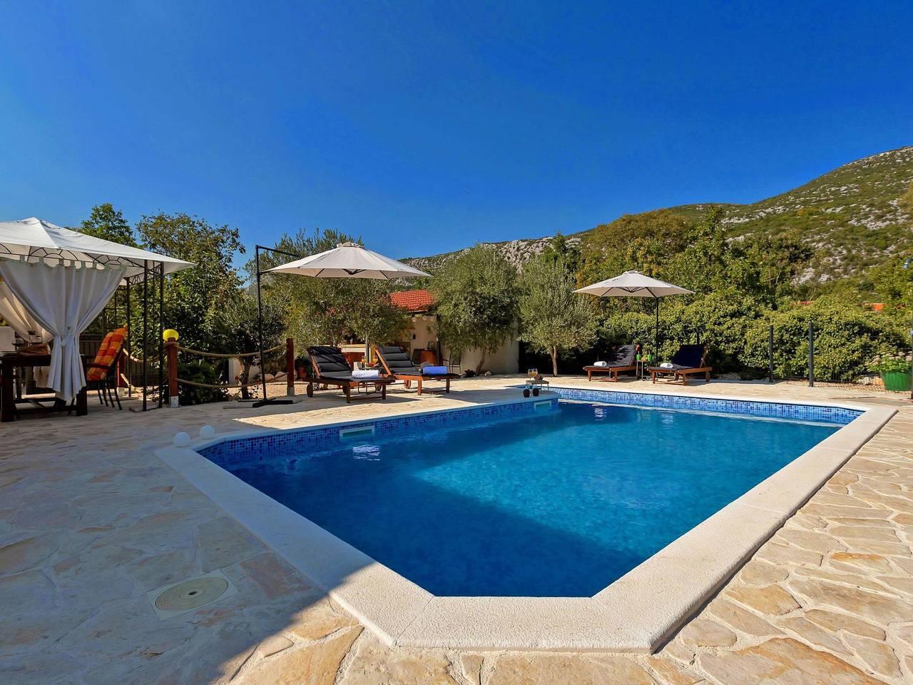 Villa Melita in Makarska Riviera