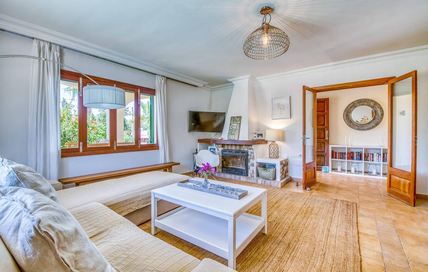 Oase am Strand mit Pool, Terrasse und AC in Cala Llombards, Santanyí