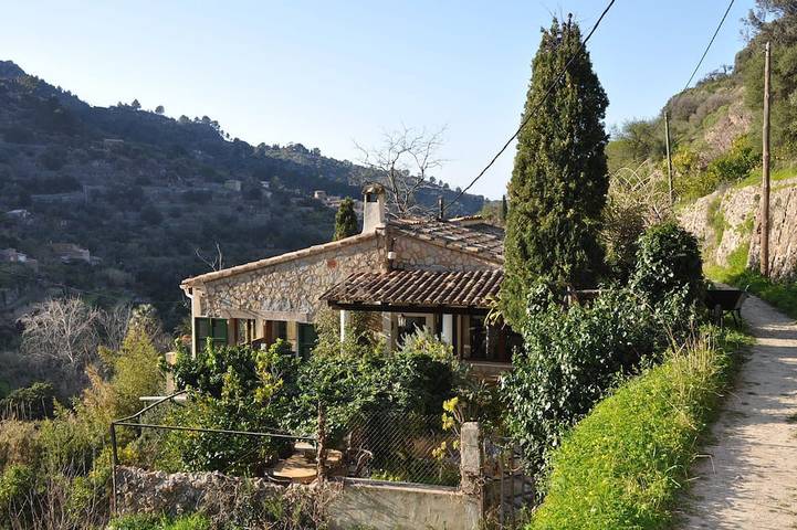 Gîte pour 5 personnes, avec Balcon ainsi que Terrasse et Jardin dans Establiments
