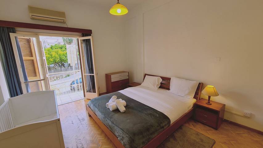 75 Nic - Stay Mythos Down Town House in Nicosia, Chipre Sur
