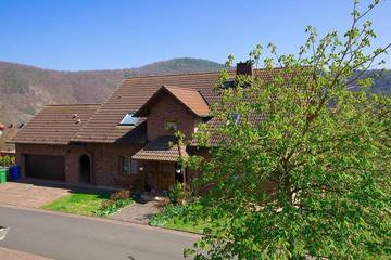 Ferienhaus für 2 Personen, mit Balkon am Edersee
