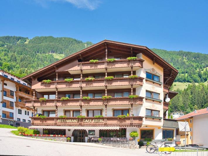 Hotel für 4 Personen, mit Balkon und Terrasse in Finkenberg