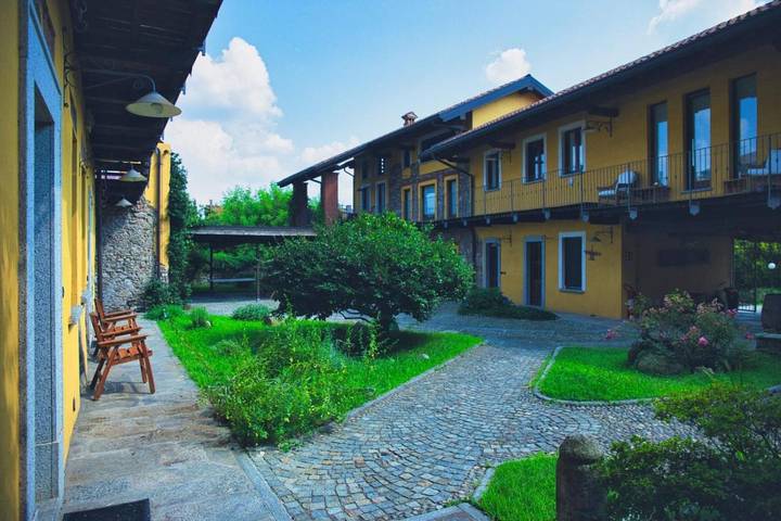 Gîte pour 3 personnes, avec jardin dans Paruzzaro