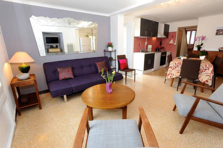 Gîte pour 6 personnes, avec terrasse à Rodès - 2