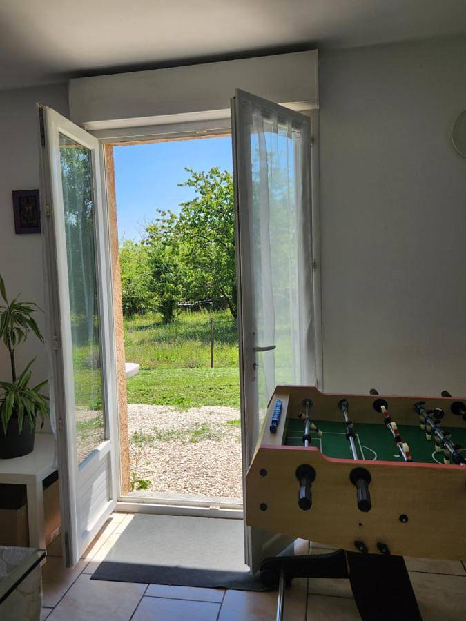 Gîte pour 12 personnes, avec jardin dans Vanault-les-Dames