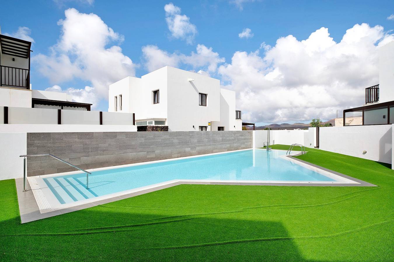 Holiday Home "El Molino" with Mountain View, Shared Pool and Wi-Fi in Yaiza, Timanfaya National Park