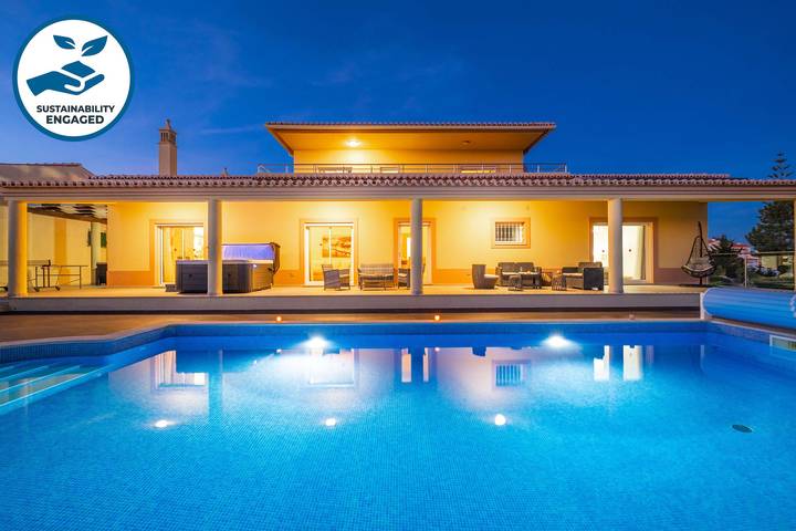Villa für 12 Personen, mit Balkon und Garten - 1