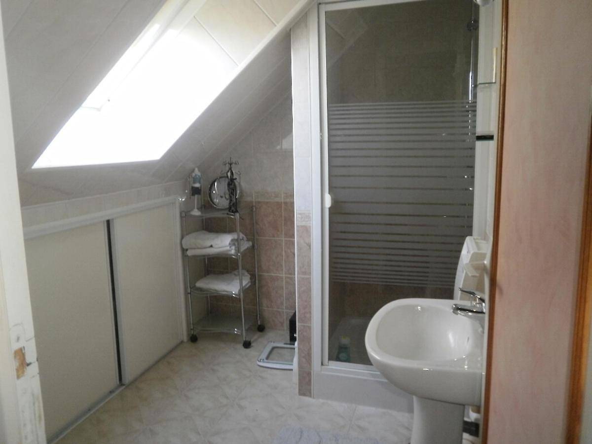 Appartement de vacances entier, 2 Chambres chez l habitant in Parigné-l'Évêque, Sarthe