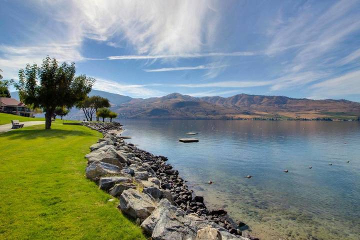 Gîte pour 4 personnes, avec jacuzzi ainsi que balcon et piscine à Chelan - 2