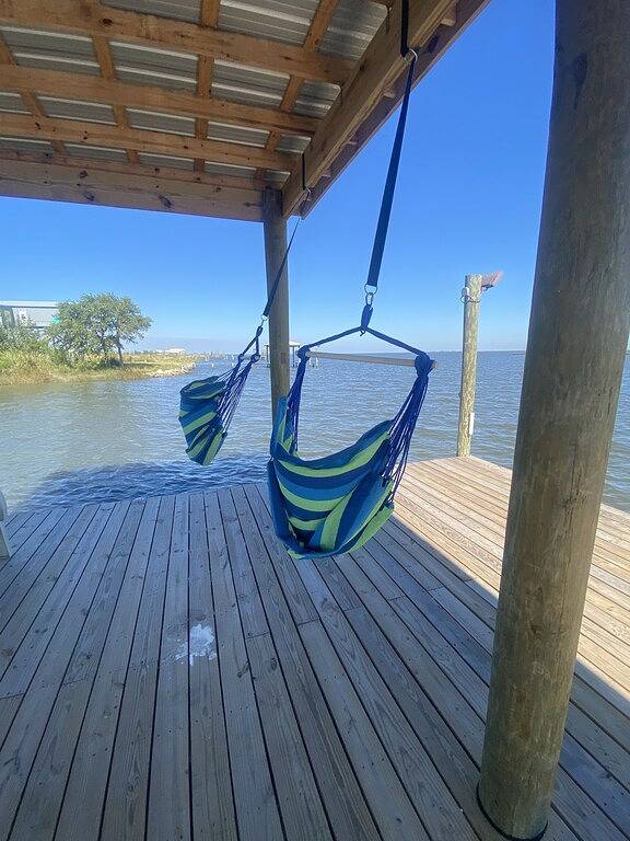 Gorgeous Lakefront Home: Private Pier, Boathouse, Kayaks - Fish From the Dock! in New Orleans, Lake Pontchartrain
