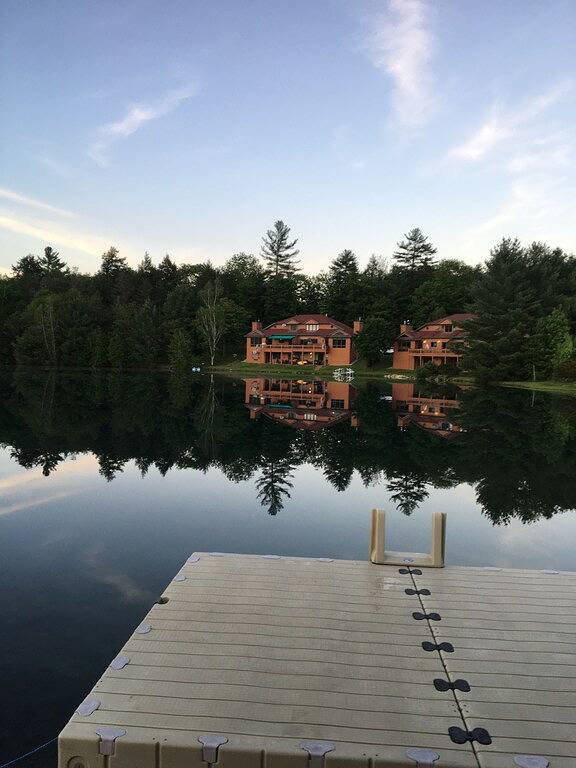 Holiday rental for 6 people, with hot tub and pool as well as sauna and garden in New Hampshire