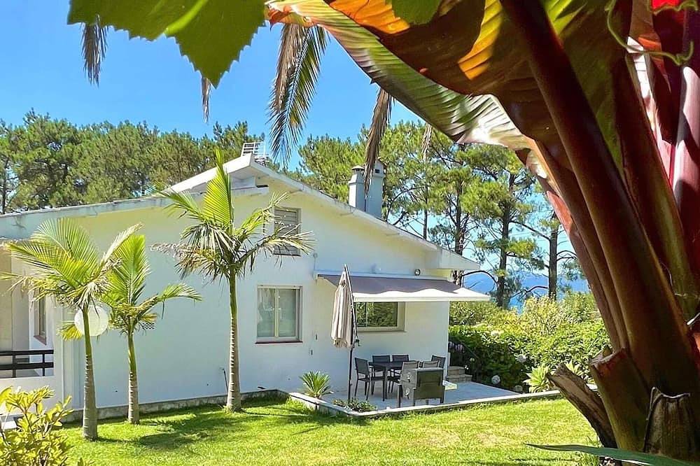 Holiday Home Puerto del Son by Beach in Porto do Son, Rías Baixas