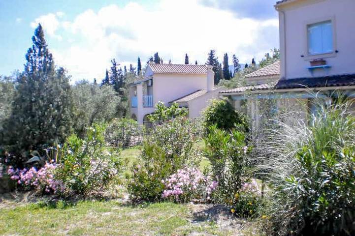 Gîte pour 12 personnes, avec jardin